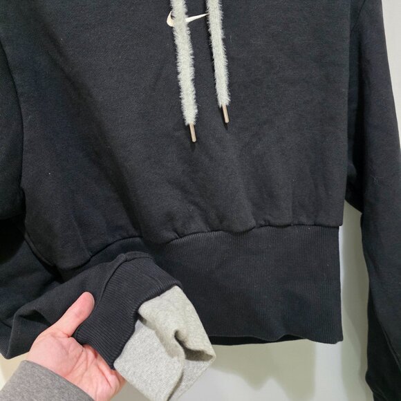 Nike Crop Hoodie Black Grey Fuzzy Drawstrings 100% Cotton Small Athletic - Picture 5 of 9